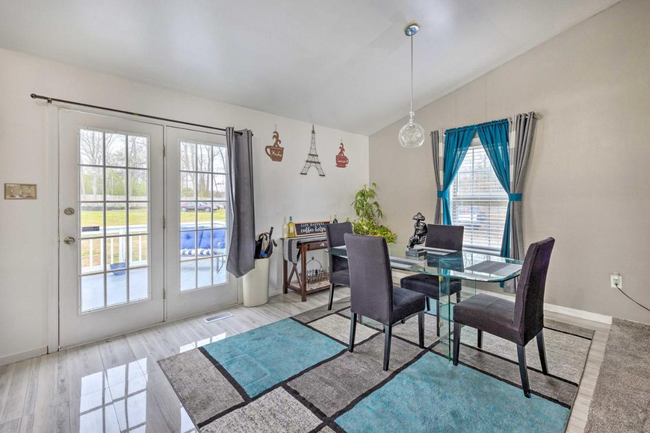 With Pool, 5 Mi To Downtown! Holiday home Richmond
